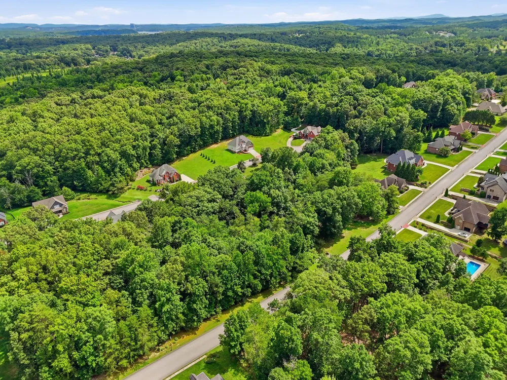 1418 Emerald Pointe Drive Soddy Daisy, TN 37379