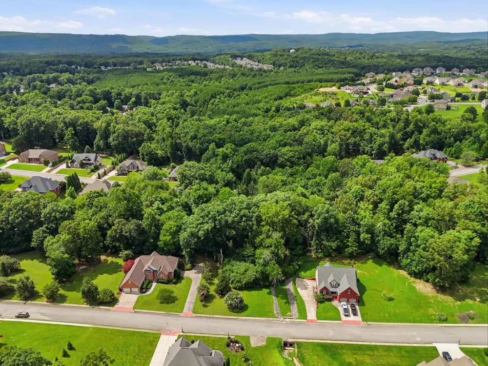 1418 Emerald Pointe Drive Soddy Daisy, TN 37379