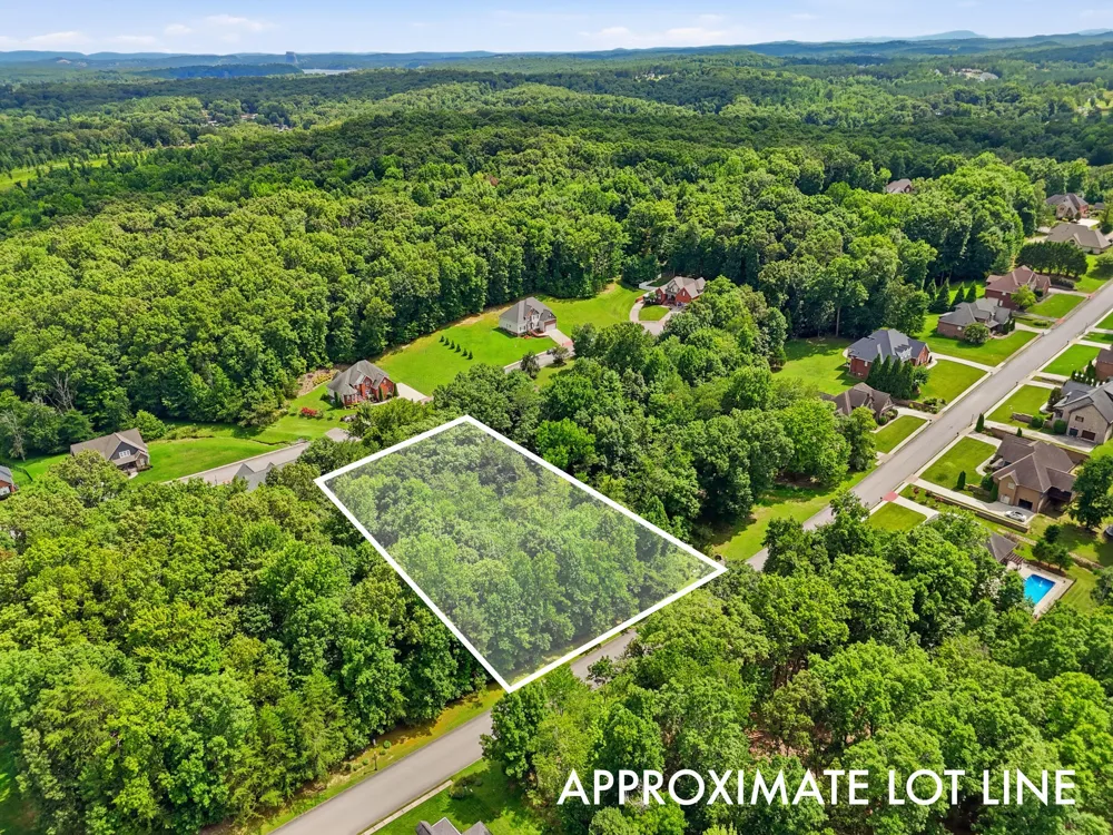 1418 Emerald Pointe Drive Soddy Daisy, TN 37379