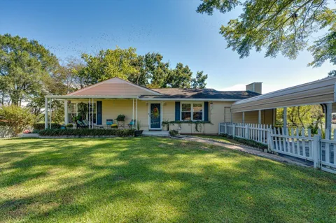 1306 Reeves Avenue
