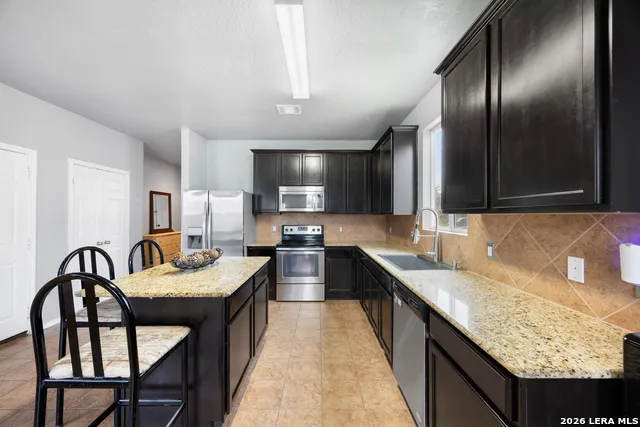 7418 DERBY VIS Selma, TX 78154