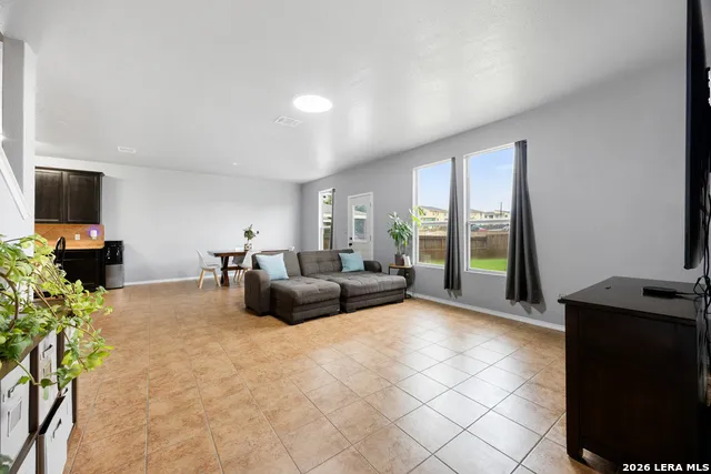 7418 DERBY VIS Selma, TX 78154