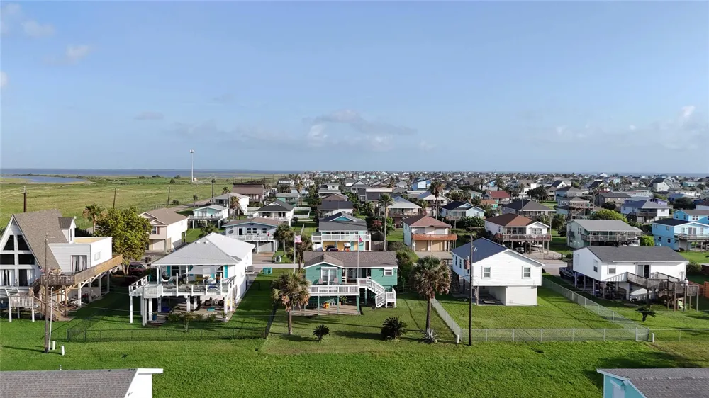 16717 Captain Hook Jamaica Beach, TX 77554
