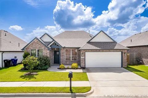 1212 Dogwood Avenue W