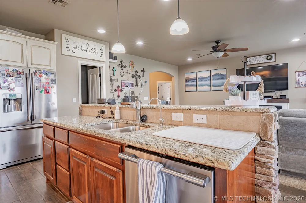 1431 Crestview Drive Cleveland, OK 74020