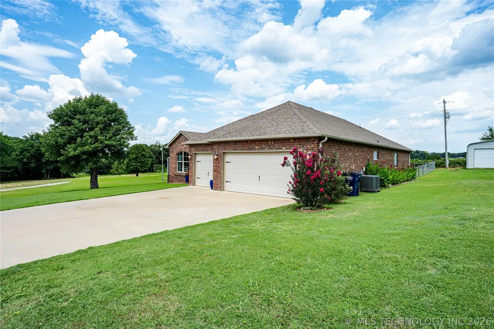 1431 Crestview Drive Cleveland, OK 74020