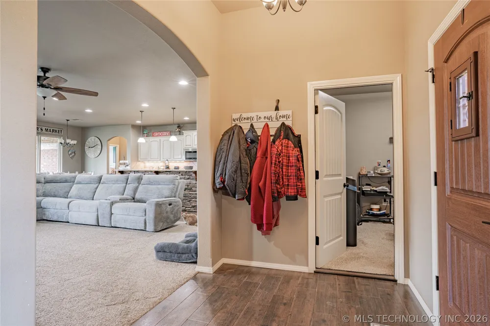 1431 Crestview Drive Cleveland, OK 74020