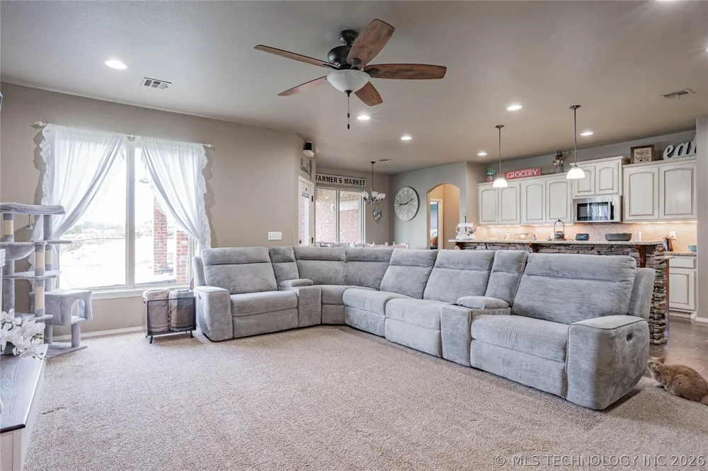 1431 Crestview Drive Cleveland, OK 74020