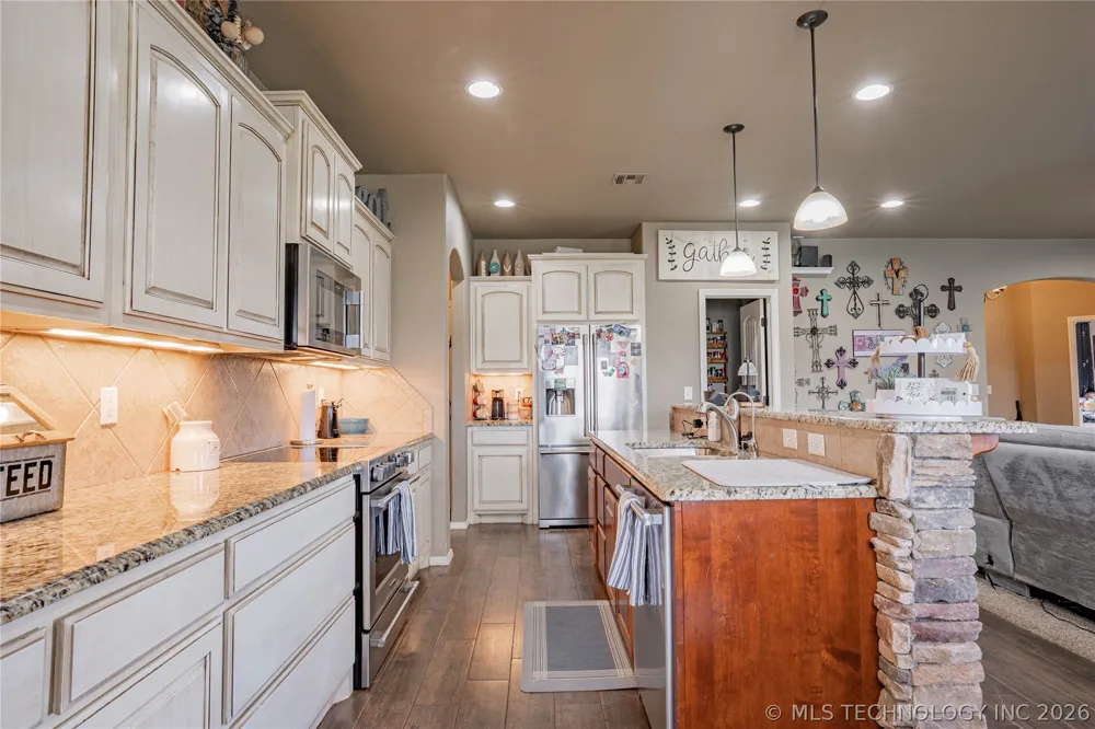 1431 Crestview Drive Cleveland, OK 74020