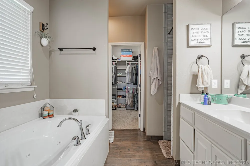 1431 Crestview Drive Cleveland, OK 74020