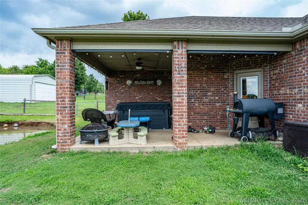 1431 Crestview Drive Cleveland, OK 74020