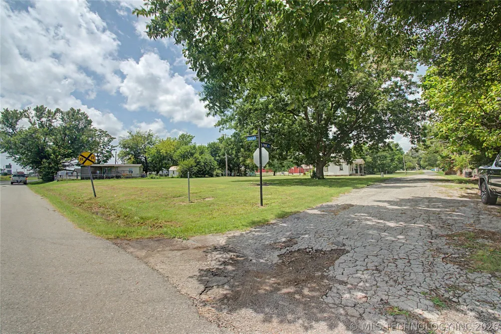 408 NW Main Street Checotah, OK 74426