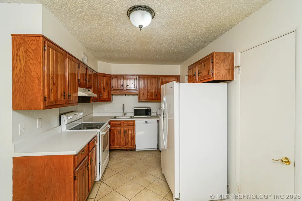 44 S 200th East Avenue Tulsa, OK 74108