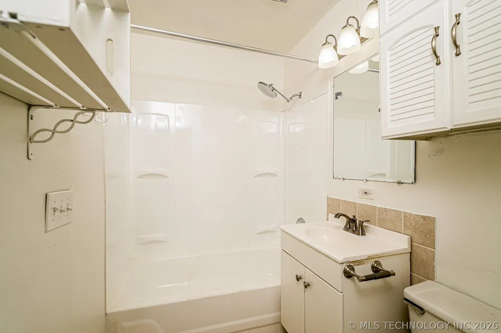 44 S 200th East Avenue Tulsa, OK 74108