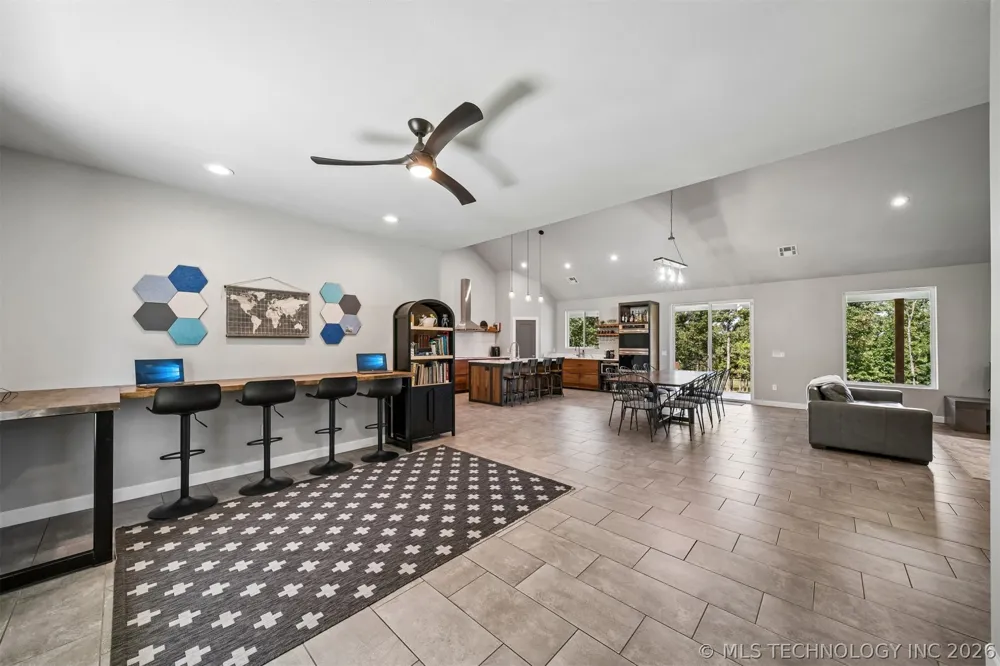 8116 Gary Drive Tulsa, OK 74131