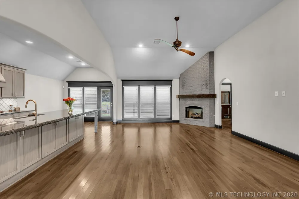 3915 S 15th Place Broken Arrow, OK 74011