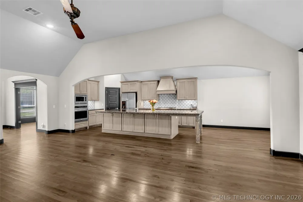3915 S 15th Place Broken Arrow, OK 74011