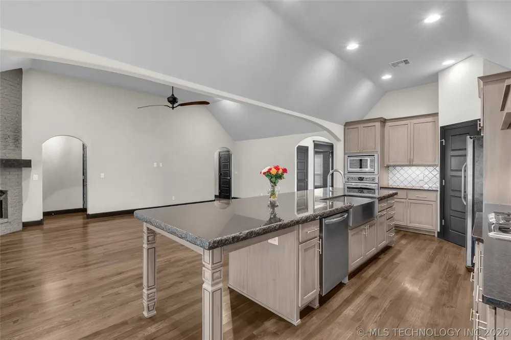 3915 S 15th Place Broken Arrow, OK 74011