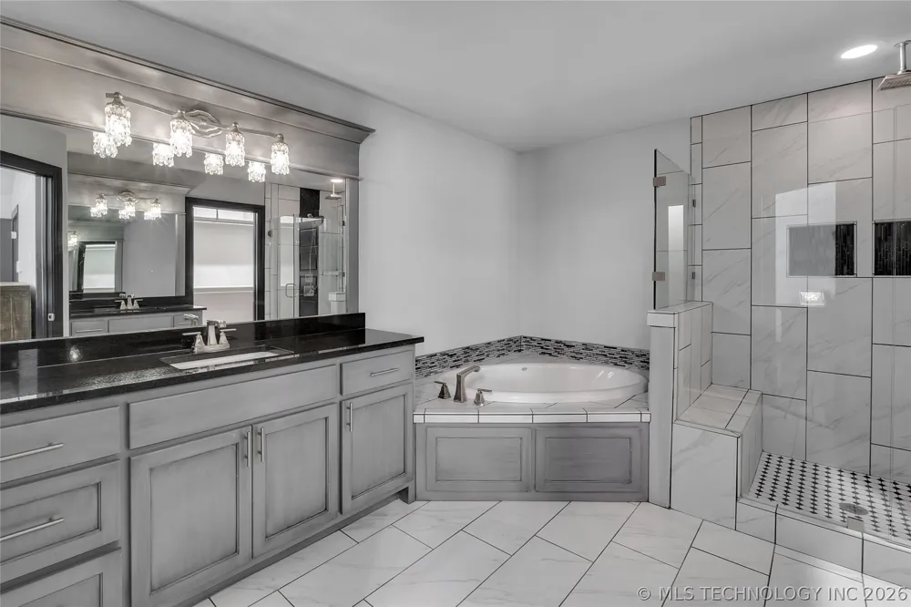 3915 S 15th Place Broken Arrow, OK 74011