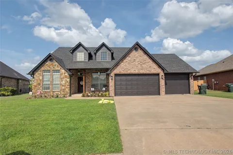 608 Cardinal Road