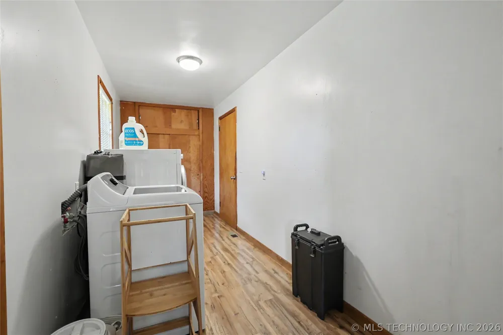 21195 E 760 ROAD Tahlequah, OK 74464