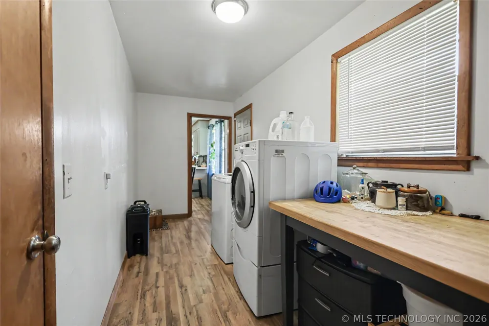 21195 E 760 ROAD Tahlequah, OK 74464