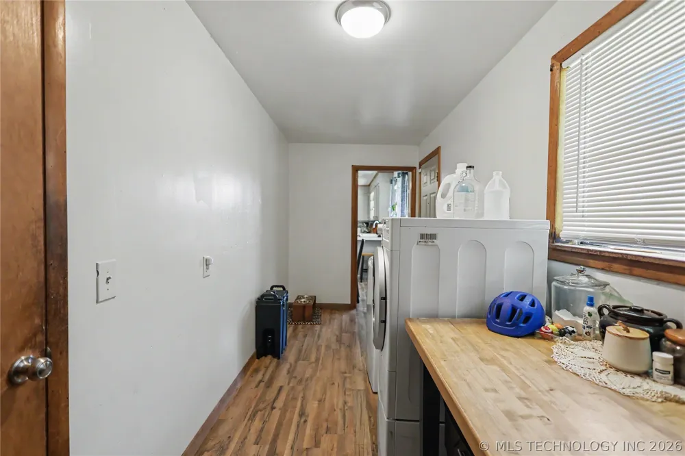 21195 E 760 ROAD Tahlequah, OK 74464