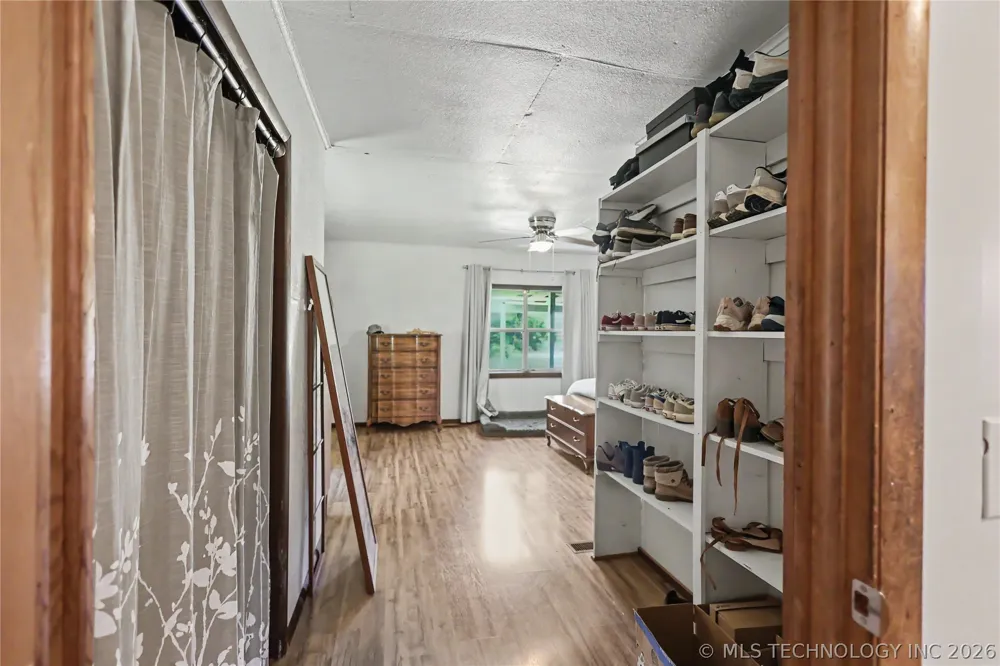 21195 E 760 ROAD Tahlequah, OK 74464