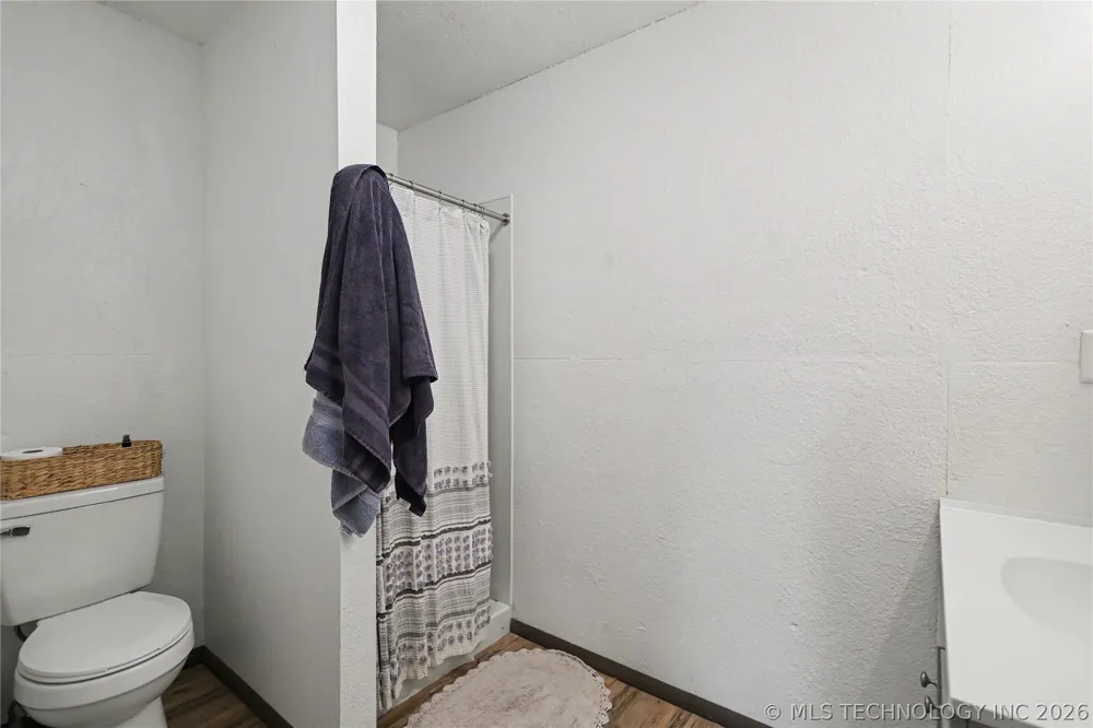 21195 E 760 ROAD Tahlequah, OK 74464