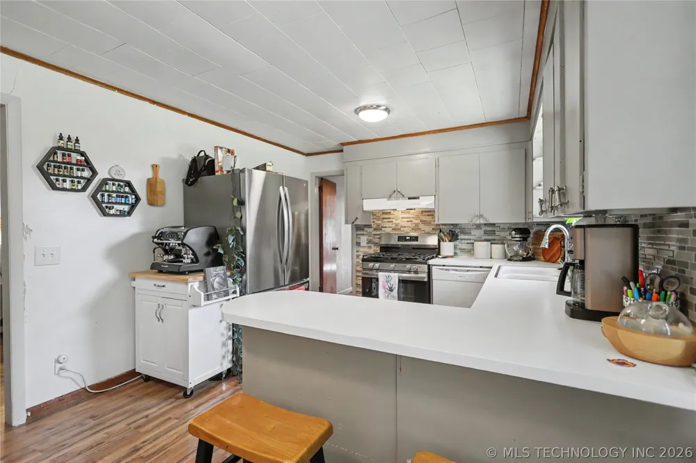 21195 E 760 ROAD Tahlequah, OK 74464