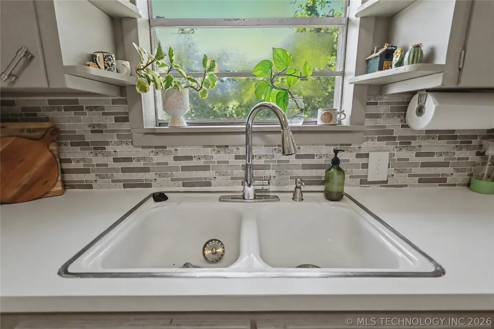21195 E 760 ROAD Tahlequah, OK 74464