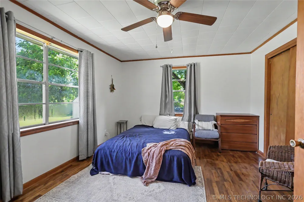 21195 E 760 ROAD Tahlequah, OK 74464