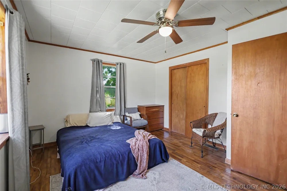 21195 E 760 ROAD Tahlequah, OK 74464