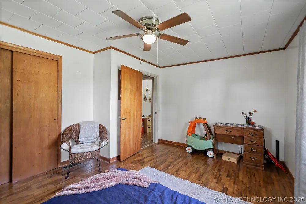 21195 E 760 ROAD Tahlequah, OK 74464