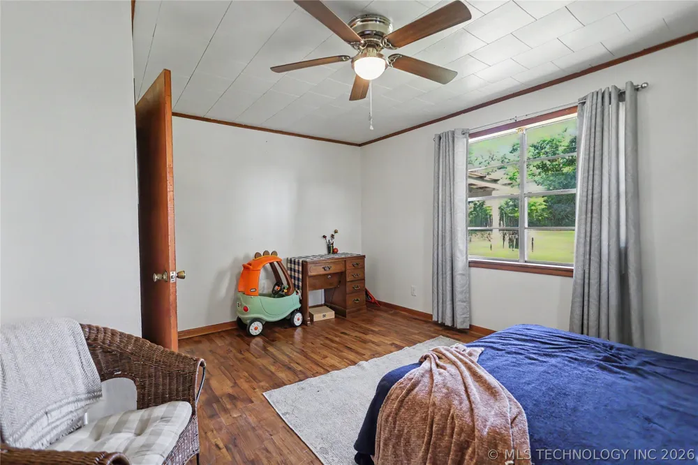 21195 E 760 ROAD Tahlequah, OK 74464