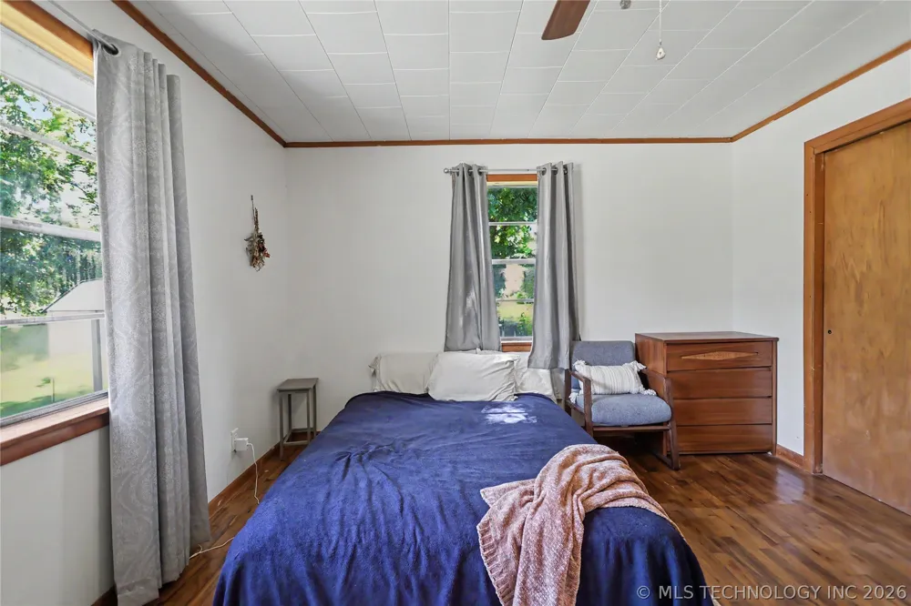 21195 E 760 ROAD Tahlequah, OK 74464