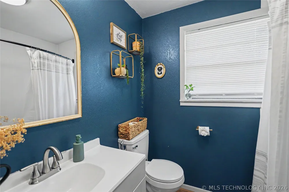 21195 E 760 ROAD Tahlequah, OK 74464