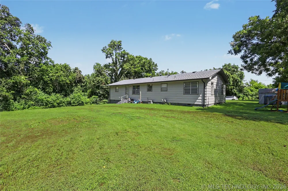 21195 E 760 ROAD Tahlequah, OK 74464