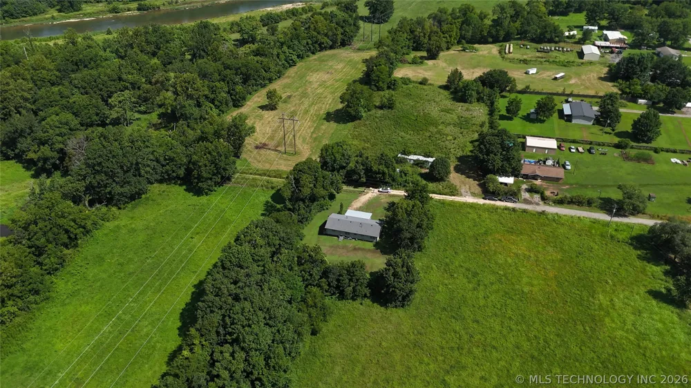 21195 E 760 ROAD Tahlequah, OK 74464