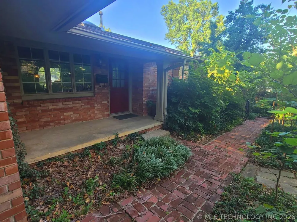 926 E 13th Street Claremore, OK 74017