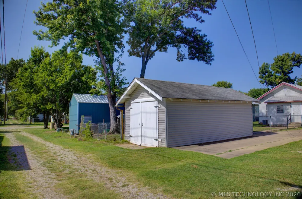 920 S Price Avenue Hominy, OK 74035