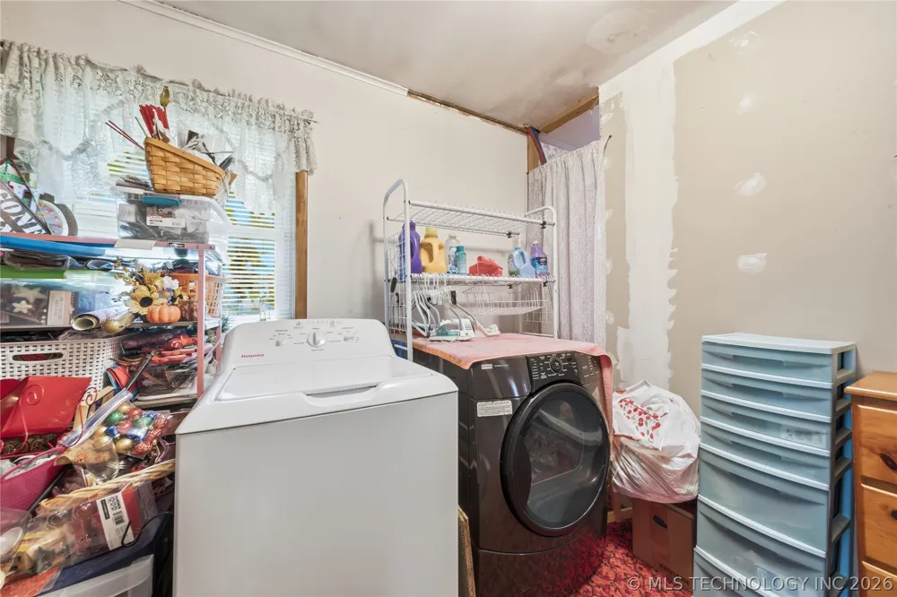 2732 Old Airport Pryor, OK 74361