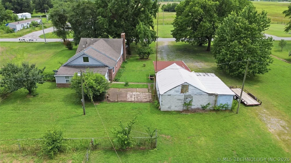 2732 Old Airport Pryor, OK 74361