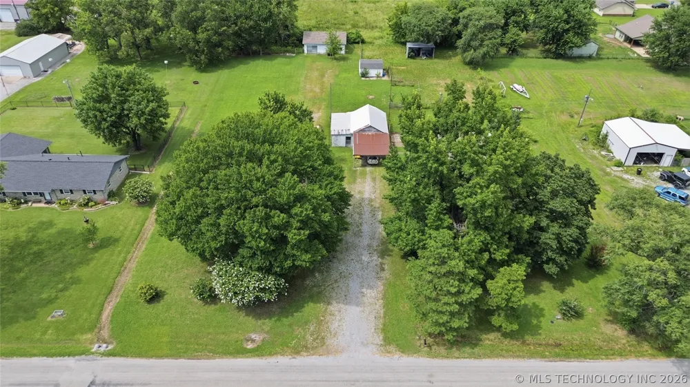 2732 Old Airport Pryor, OK 74361