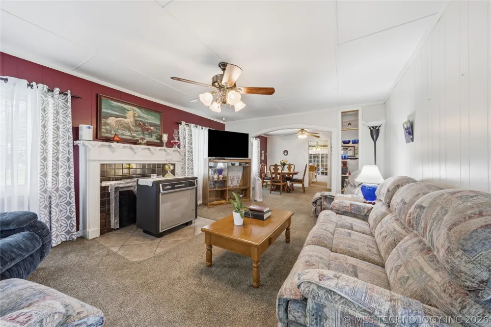 2732 Old Airport Pryor, OK 74361