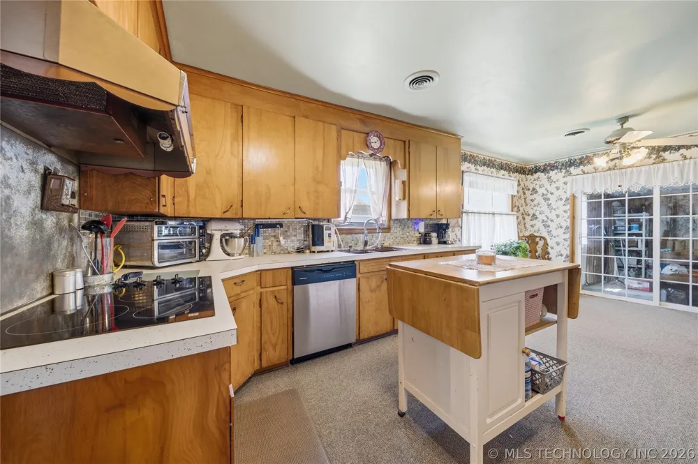 2732 Old Airport Pryor, OK 74361