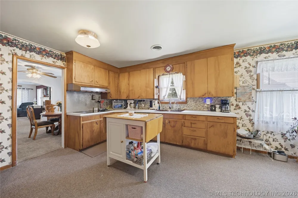 2732 Old Airport Pryor, OK 74361