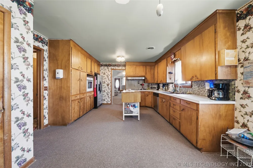 2732 Old Airport Pryor, OK 74361