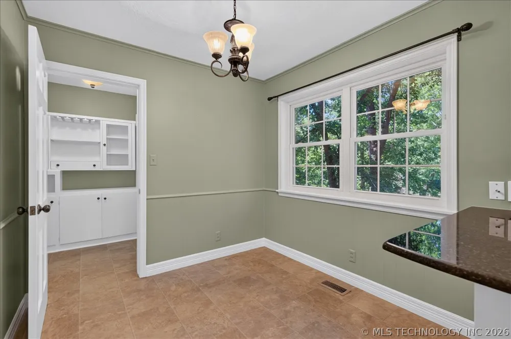 1902 Skyline Place Bartlesville, OK 74006