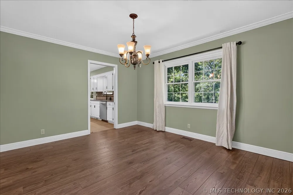 1902 Skyline Place Bartlesville, OK 74006